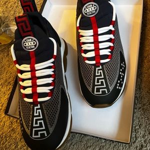 Versace Chain Reaction size 44/11mens us 9/10 condition